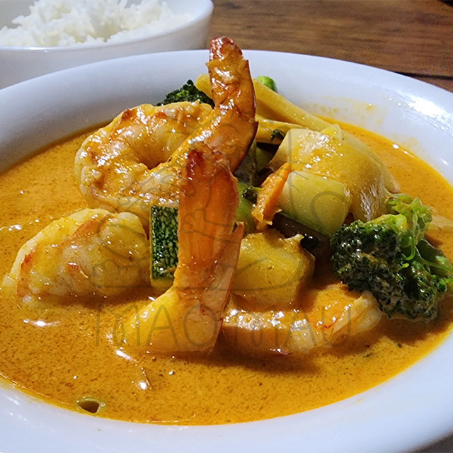 Curry Rojo con camarones